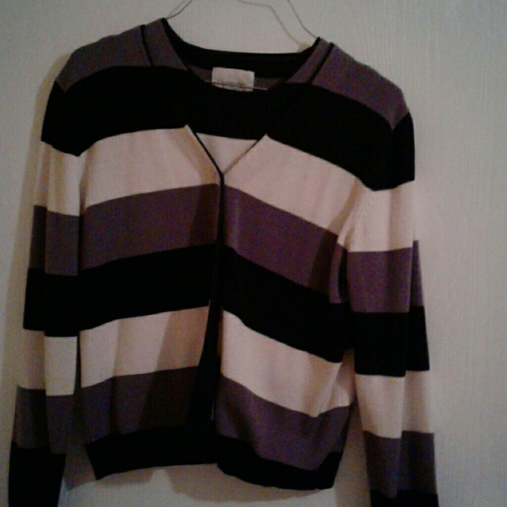 Tops - Picture 2 of 3